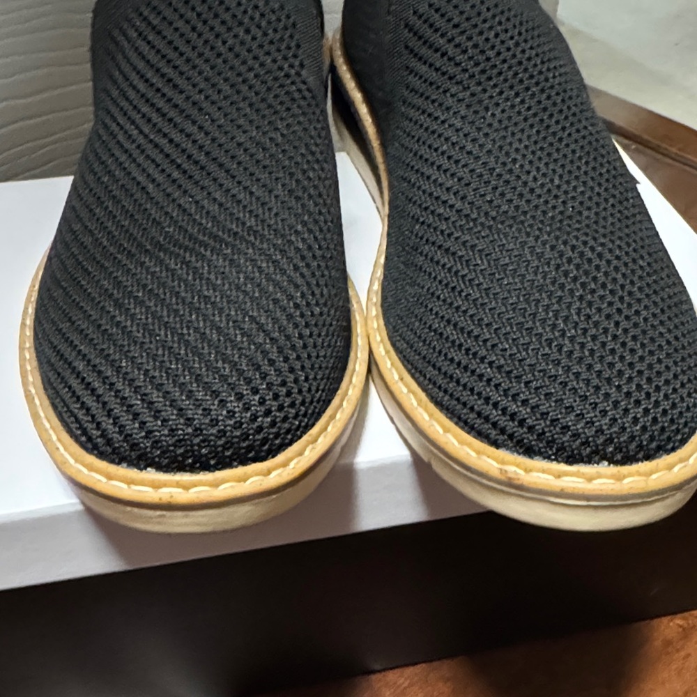 Taryn Rose Black Knit Slip-On Loafers with Tan Trim - Picture 5 of 6